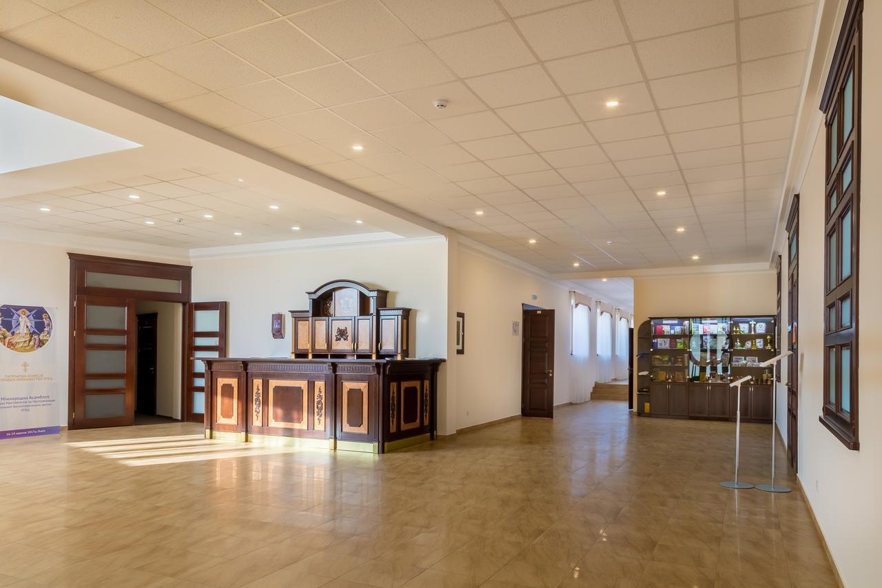 Hotel Patriarshyi Lviv Dış mekan fotoğraf