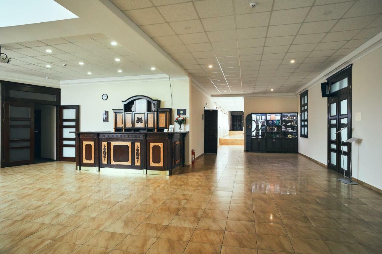 Hotel Patriarshyi Lviv Dış mekan fotoğraf