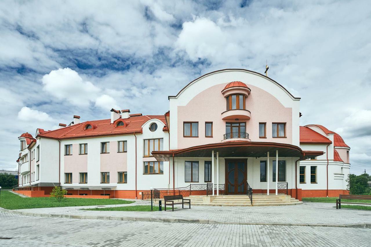 Hotel Patriarshyi Lviv Dış mekan fotoğraf