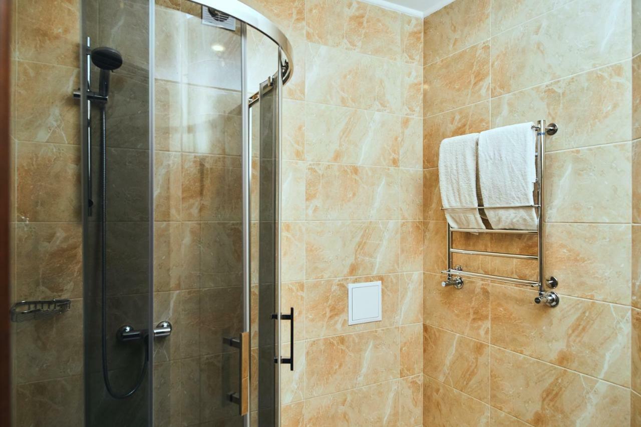 Hotel Patriarshyi Lviv Dış mekan fotoğraf