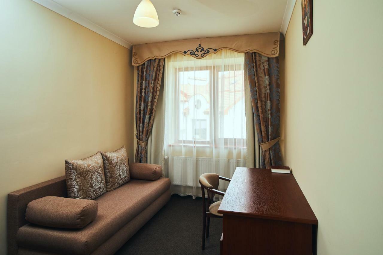 Hotel Patriarshyi Lviv Dış mekan fotoğraf